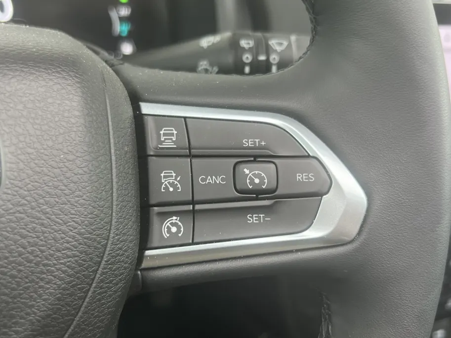 Jeep Renegade 4xe 240 PK Hybrid North Star | Pano | Safety | Winter | 18'