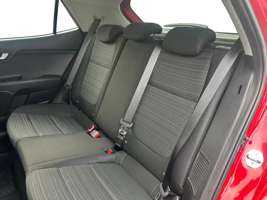 Kia Stonic 1.0 T-GDi MHEV DynamicPlusLine 100 PK | Dealer onderhouden | Trekhaak | All seasonbanden | Fabrieksgarantie t/m 4-4-2030 + 3x 1 jaar* | NAP