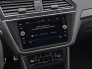Volkswagen Tiguan 1.4TSIeHybrid 180kW/245PK R-Line Business+ · Navigatie · Apple/Android Car Play · Camera + Parkeersensoren