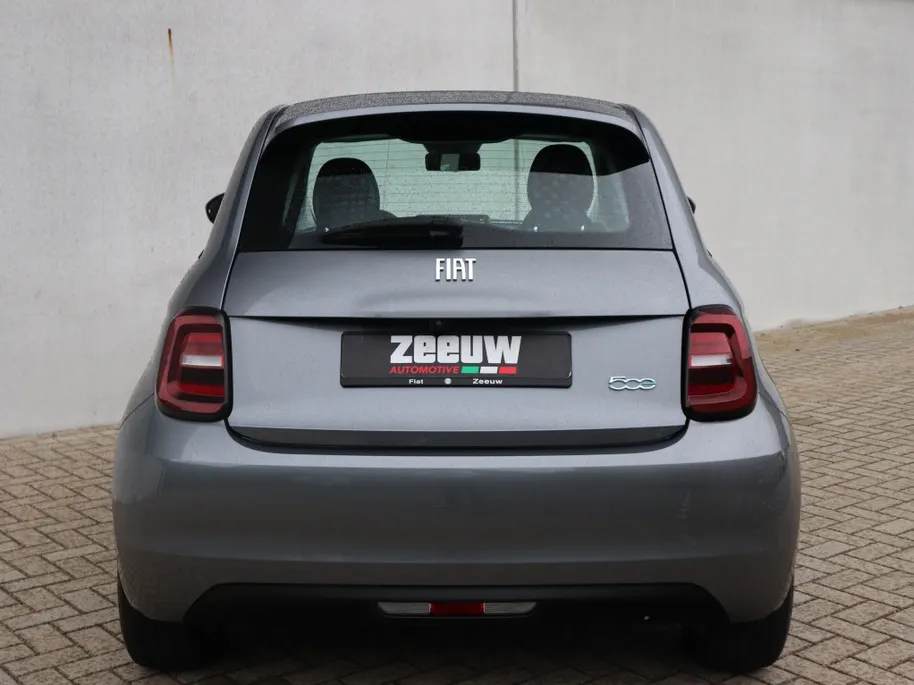 Fiat 500e Icon 42KWH | Navi | Carplay | Comfort | Pano | 16'