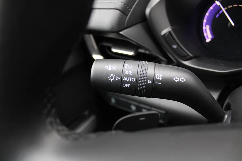 Mazda MX-30 e-SkyActiv R-EV 170 Advantage Industrial | Stoelverwarming | HUD | Dodehoek detectie | Elek. stoelverstelling | LED | 18' LM | Camera |