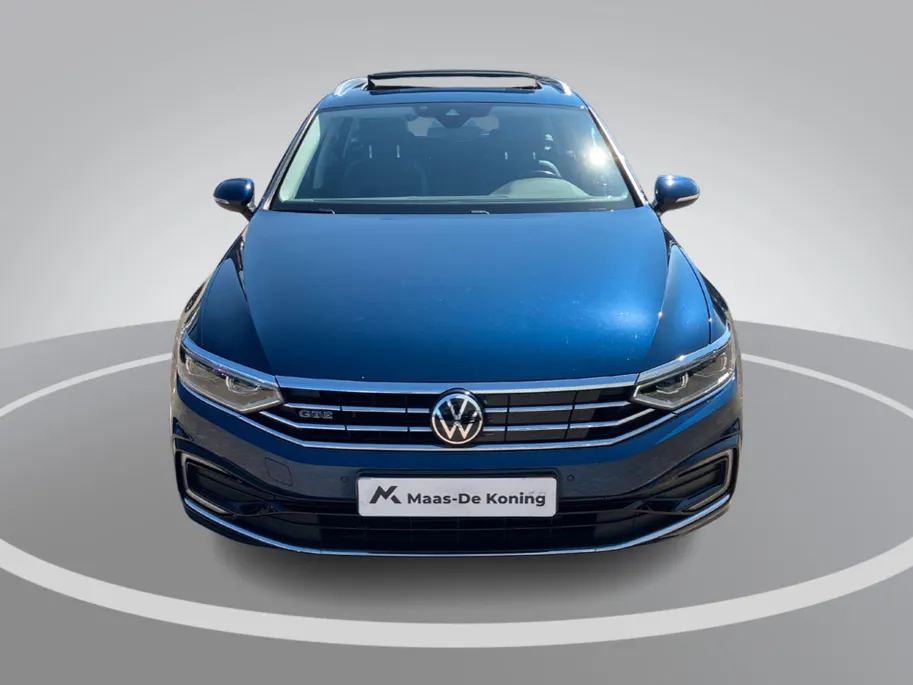 Volkswagen Passat Variant 1.4TSIeHybrid 160kW/218PK GTE Business · Panoramadak · Navigatie · Camera + Parkeersensoren · Apple/Android Car Play