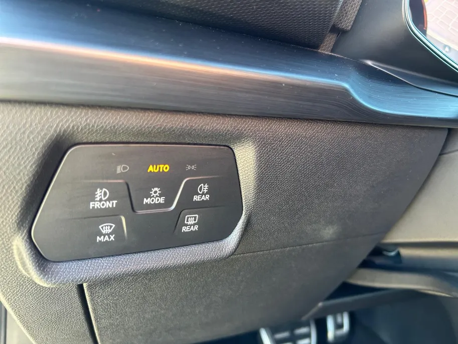 CUPRA Leon 1.4 e-Hybrid VZ Adrenaline | Stoel- stuurverwarming | Navi | Carplay | PDC