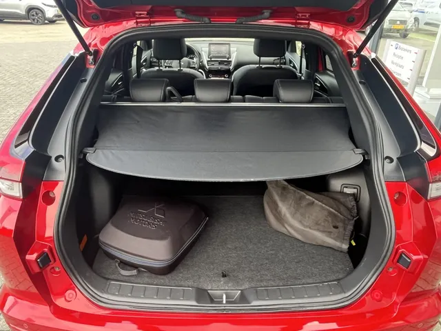 Mitsubishi Eclipse Cross 2.4 PHEV Instyle+ | Panoramadak | Trekhaak | All Seasons