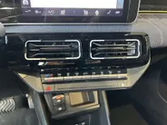 Renault 5 Comfort Range Techno | NU met €1.800,- Zeeuw & Zeeuw voorraadkorting en met GRATIS 5 jaar fabrieksgarantie tot 160.000km | PACK WINTER | V2G ready | Auto van het Jaar 2025 | Te financieren tegen 2,9% rente |