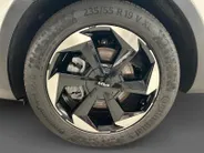 Kia Sorento 1.6 T-GDi Plug-in Hybrid 4WD DynamicPlusLine 7p | Apple Carplay / Android Auto | Navigatiesysteem | Licht + Regensensor | Stoel + Stuurverwarming | Elektrisch Verstelbare Bestuurdersstoel | Elektrisch Bedienbaar Schuif / Kanteldak | Elektrisch bedienbare 