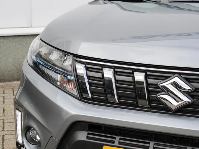 Suzuki Vitara 1.5 Hybrid Style Automaat | Navi | Adap. Cruise | Schuifdak | Camera | Lm-Velgen