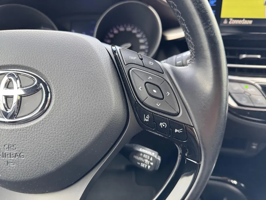 Toyota C-HR 1.8 Hybrid Executive | Climate control | Trekhaak | Keyless | Adaptive cruise control | Navigatie