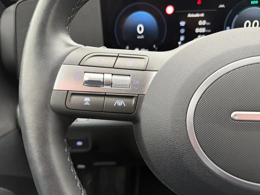 Hyundai Kona 1.6 GDI HEV Comfort Smart 19'' velgen Incl. resterend fabrieksgarantie! Zeer mooie uitvoering! ALS NIEUW!!