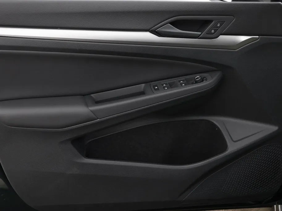 Volkswagen Golf GTI Clubsport Edition 50 2.0 325 PK 7 versn. DSG · Assistance Pakket Plus · Leder Pakket 'Vienna' · Multimedia Pakket Plus · Panoramaschuif-kanteldak · Stuurwiel, verwarmd, multifunctioneel en met ArtVelours bekleed ·