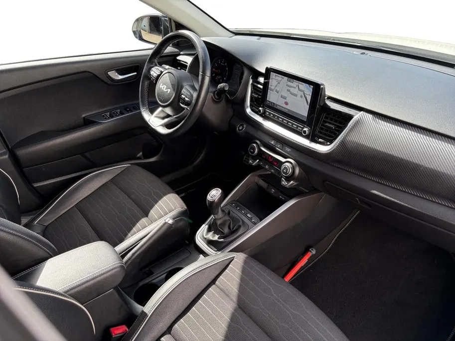 Kia Stonic 1.0 T-GDi MHEV GT-PlusLine | Navi | Clima | Camera | Schuif-/Kanteldak | Dodehoekdetectie | Stoel-/Stuurverwarming | LED-Koplampen | Carplay | LM Velgen