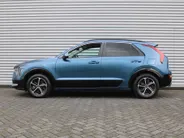 Kia Niro 1.6 GDi Hybrid DynamicPlusLine | Trekhaak | Stuur-/stoelverwarming | Schuifdak | Camera | Cruise adapt. | Clima | HUD | LED | 16" LM |