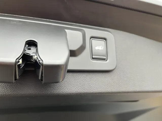 Mitsubishi Grandis 1.8 HEV Instyle | Panoramadak | Harman Kardon