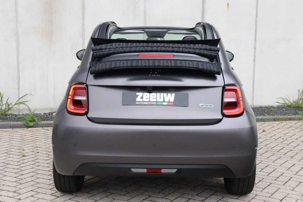 Fiat 500e C La Prima 42 kWh | 'Matt Grijs' | Technology | Winter | Camera | 17'
