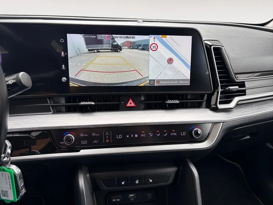 Kia Sportage 1.6 T-GDi MHEV DynamicLine Edition | Stoel- en stuurverwarming | Achteruitrijcamera | Parkeersensoren voor- en achter | Apple/Android Carplay | Navi | Climate control | Cruise control
