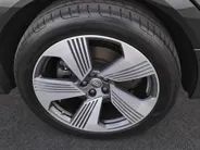 Audi e-tron 55 quattro edition 300kW/408PK 95 kWh · Panoramadak · Trekhaak · Stoelverwarming ·