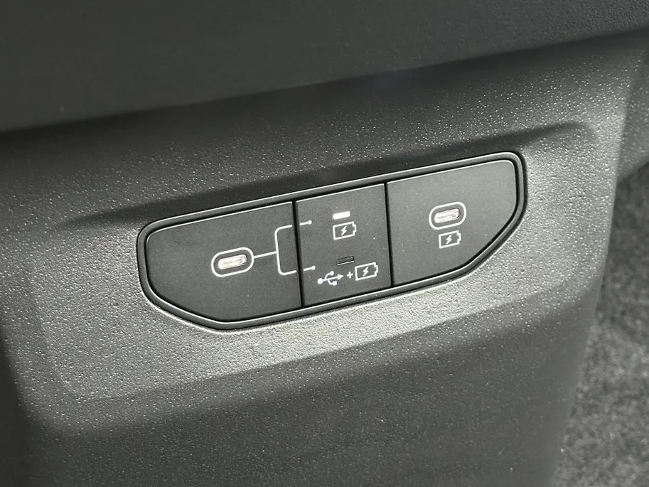 Kia EV6 Light Edition 63 kWh | Demo | Navi | Clima | Adaptieve Cruise | Camera | Stuur-/Stoelverwarming | Privacy Glass | Apple Carplay | Android Auto