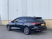 Ford Focus 1.0 EcoBoost Hybrid ST Line 125 pk Wagon GROOT NAVIGATIE-WINTERPAKKET-PRIVACY GLASS