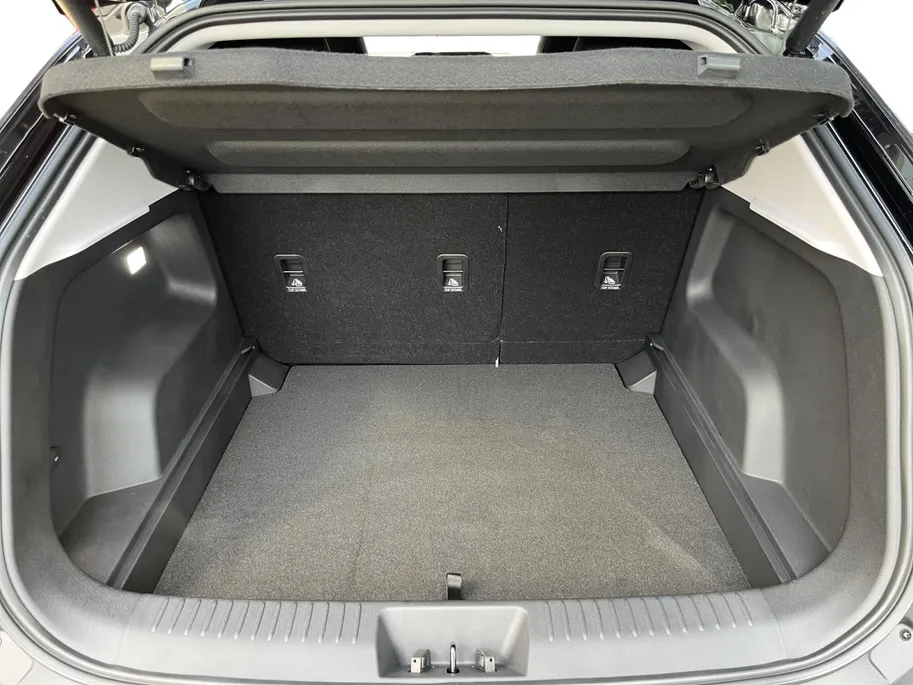 Omoda 5 EV Premium 61 kWh | Nieuw uit voorraad leverbaar |360 camera | Leder | Stoelverwarming en stoelverkoeling | Carplay |