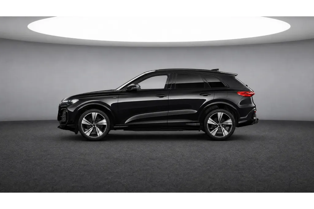Audi Q5 2.0 TFSI e-hybrid quattro S edition 299 PK · 21' LM Velgen · Tech plus · Glazen panoramadak · Luchtvering