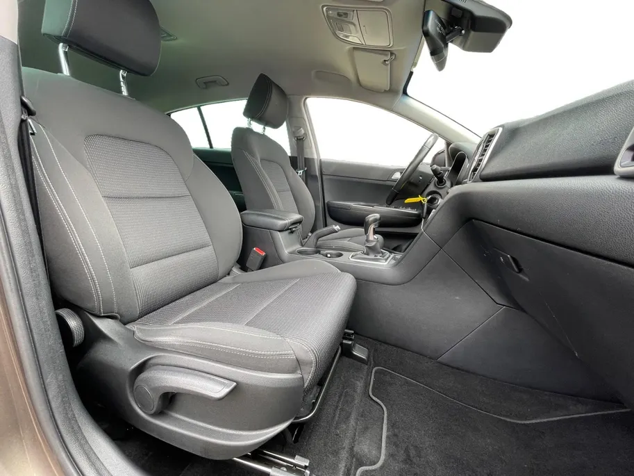 Kia Sportage 1.6 GDI DynamicLine |Android auto/Carplay| Navigatie|Trekhaak| All season banden| Achteruitrijcamera | Cruise control