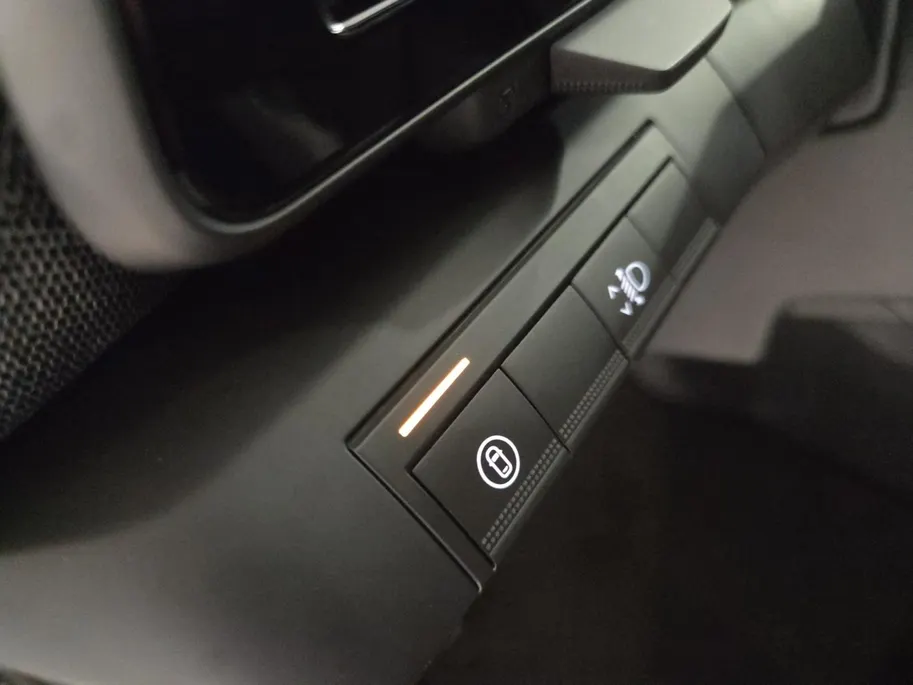 Renault Megane E-Tech comfort range Evolution 60 kWh * Cruise Control Adaptief * Stoelverwarming * Camera * Carplay * LM Velgen 18' *