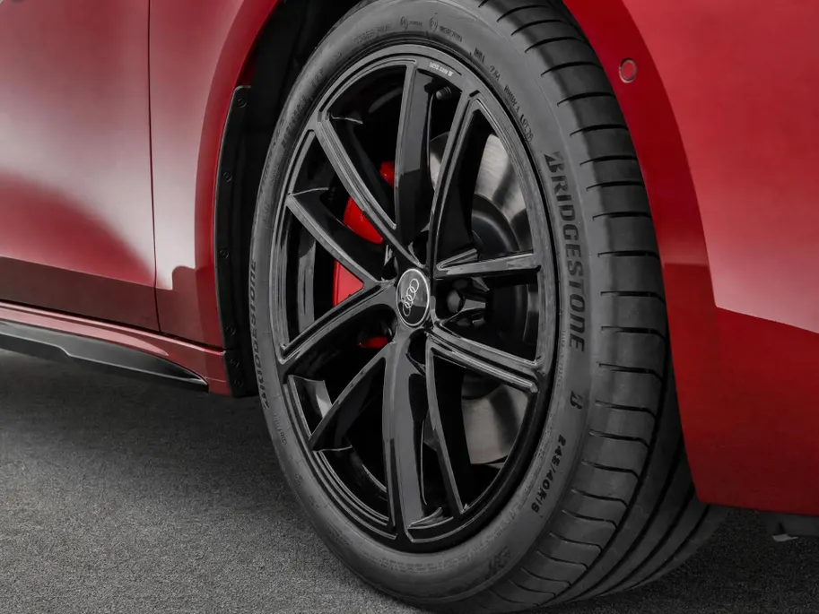 Audi A5 2.0 e-hybrid quattro S edition Competition 367 PK · Tech pro · Panorama-glasdak · B&O premium 3D · Head-up display