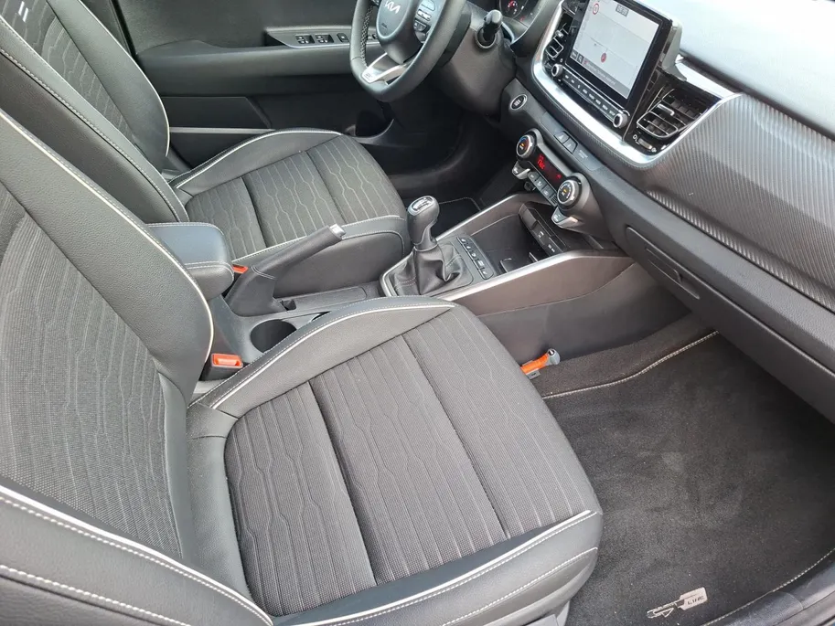 Kia Stonic 1.0 T-GDi MHEV GT-Line Dealer onderhouden | Stoel + stuurverwarming | Trekhaak | Climate control |