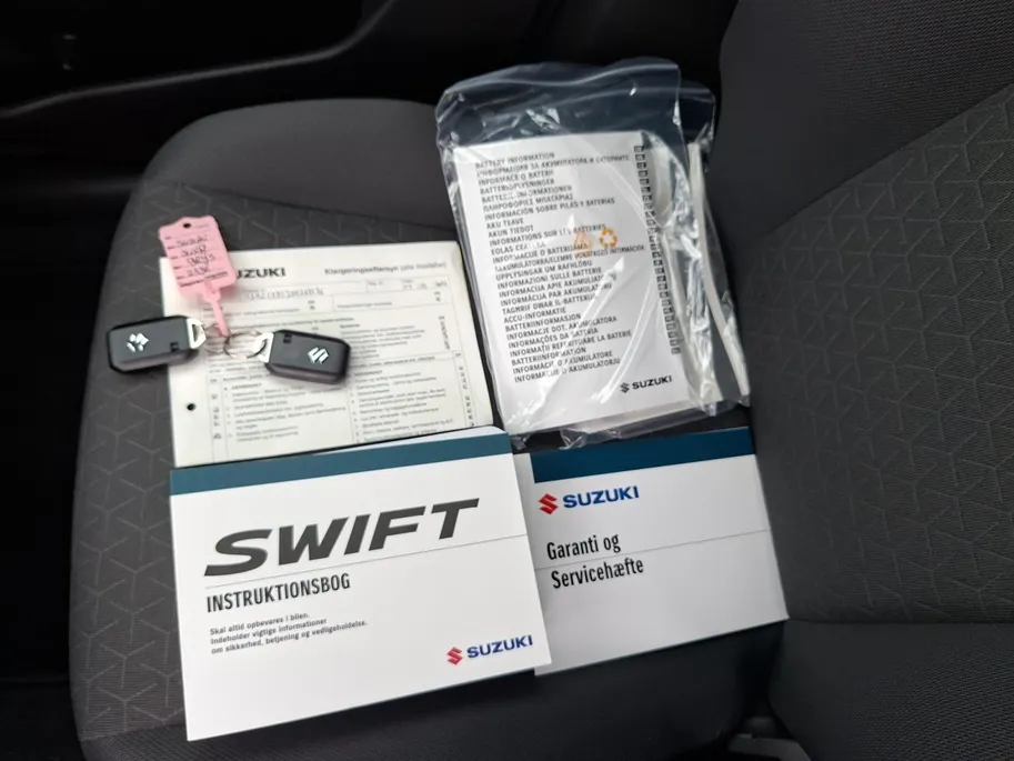 Suzuki Swift 1.2 Select Smart Hybrid | Navigatie | Lichtmetalen velgen | Hoge instap | Blind spot