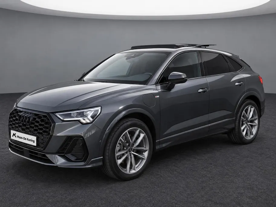 Audi Q3 Sportback 45 TFSIe 180kW/245PK S Line · Panoramadak · Trekhaak · Camera · Stoelverwarming · Apple/Android Car Play · Adaptive Cruise Control ·  Drive select ·