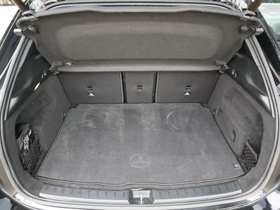 Mercedes-Benz EQA 250 AMG Line 67 kWh l Stoelverwarming l Ambiente lichtpakket l Achteruitrij camera