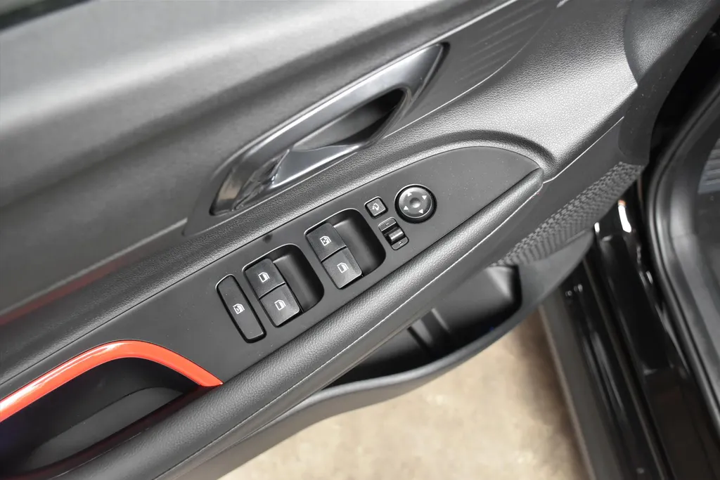 Hyundai i20 1.0 T-GDI MHEV Aut. N-Line | Automaat I Navi | Camera | PDC | Android -Carplay | Climat I Stuur+Stoel verwarming