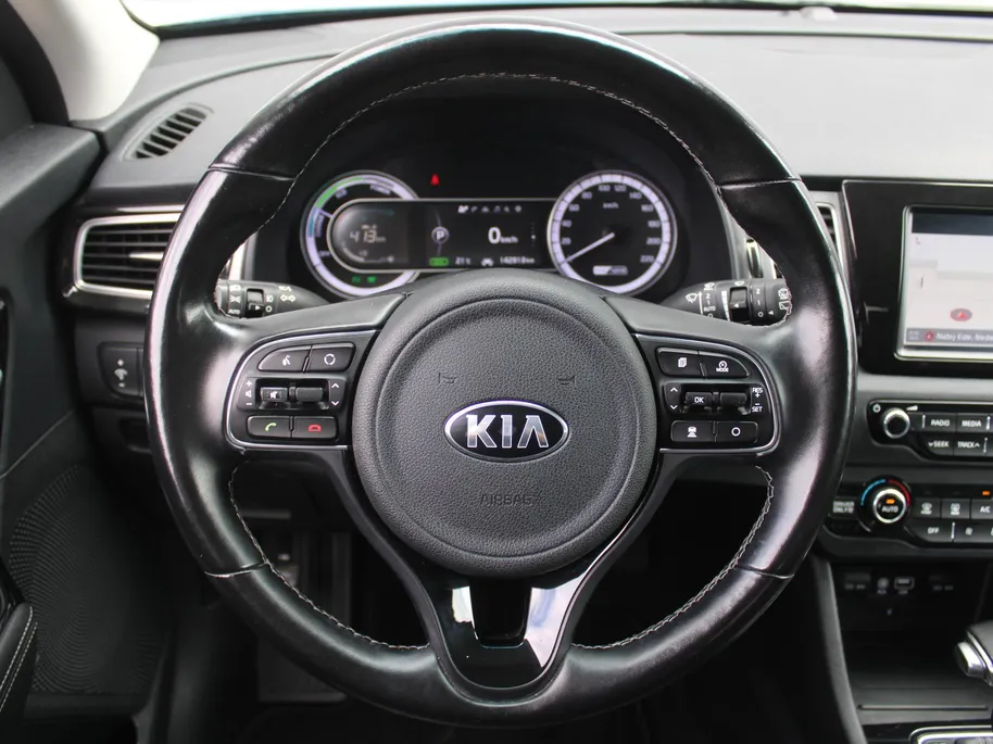 Kia Niro 1.6 GDi Hybrid ExecutiveLine | Trekhaak | Stuur-/stoelverwarming + ventilatie | Camera | Cruise adapt. | 18' LM | Leer | JBL audio |