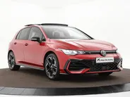 Volkswagen Golf 1.5 eTSI 150pk DSG R-Line Edition · Panoramadak · Apple/Android Car Play · Camera + Parkeersensoren · Garantie t/m 28-07-2030 of 100000km.