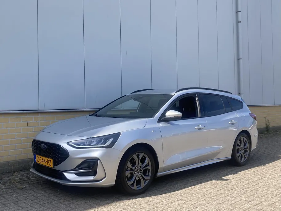 Ford Focus 1.0 EcoBoost Hybrid 125 pk ST Line Wagon Navigatie groot scherm - Apple Carplay/ Android Auto - Winter Pack - Driver Assistance Pack
