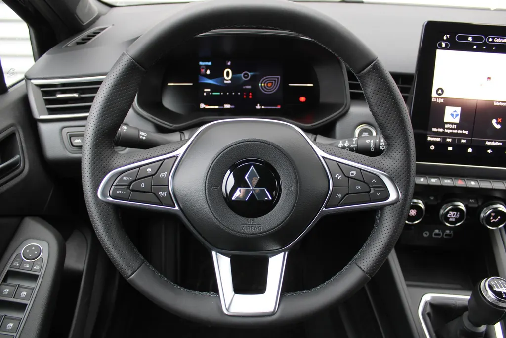 Mitsubishi Colt 1.0T MT First Edition | Stuur-/stoelverwarming | Camera | Clima | Dodehoek detectie | Draadloze telefoonlader | Cruise adapt. | 17' LM | LED |