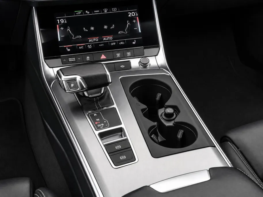 Audi A6 Avant 55 TFSI e quattro 367pk S Competition · Panoramadak · Camera · Leder · Apple/Android Car Play · Adaptive Cruise Control · Stuurwiel verwarmd ·