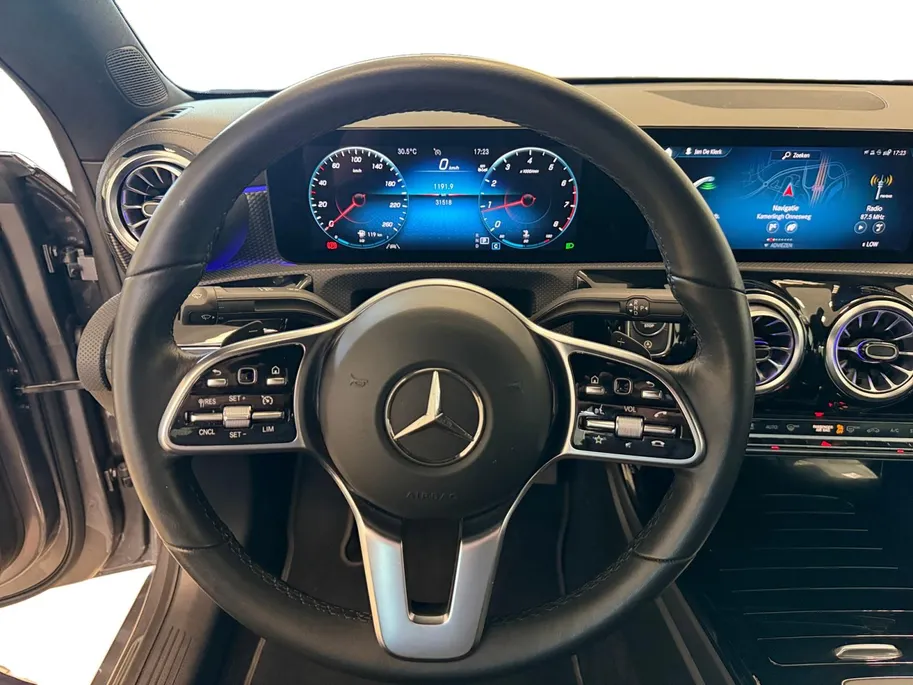 Mercedes-Benz CLA 180 AUTOMAAT | LUXURY LINE | APPLE CARPLAY | NL-AUTO |