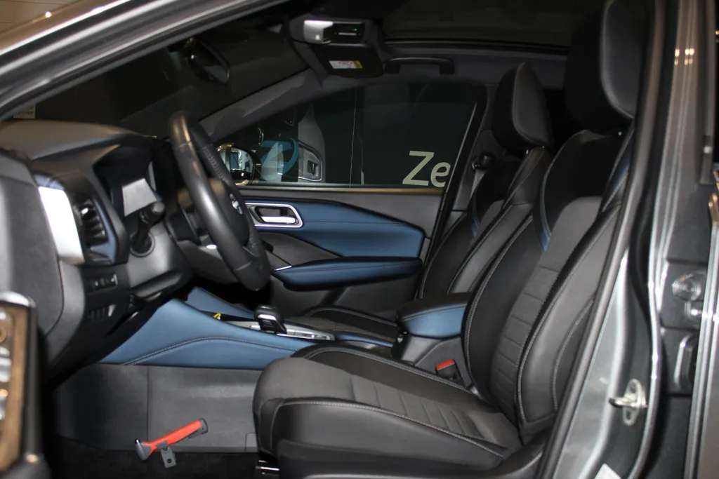 Nissan QASHQAI 1.3 MHEV Xtronic Tekna | 1800kg trekgewicht | Automaat | Trekhaak | 360grd Camera | Apple carplay & Android auto | Stoel-, voorruit- en Stuurverwarming | Head-up display | LM wielen |