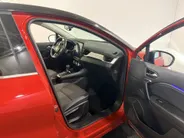 Renault Captur 145PK E-Tech Full Hybrid Techno Automaat | 1e eigenaar | 360 Camera | Adaptive Cruise Control | Apple CarPlay/Android Auto | Licht & Regen Sensor | Full LED | Lichtmetalen Velgen |