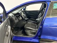 Renault Clio 90PK TCe Intens | Camera | Parkeersensoren | Lichmetalen Velgen | Climate Control | Cruise Control | Licht & Regensenor | Armsteun | Full LED | Keyless Entry |