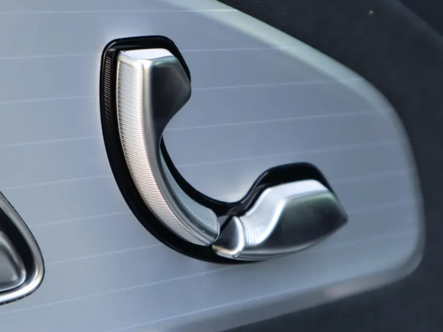 Mercedes-Benz CLA 180 Business Solution AMG l Trekhaak l Panoramadak l stoelverwarming
