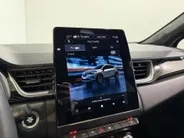 Renault Captur 145PK E-Tech Hybrid SL Rive Gauche Automaat | Schuif/Kantel Dak | Trekhaak | Stoel & Stuurwiel Verwarming | 9,3' Navi | Digital Cockpit | Stoel & Stuurwiel Verwarming | Adaptive Cruise Control |