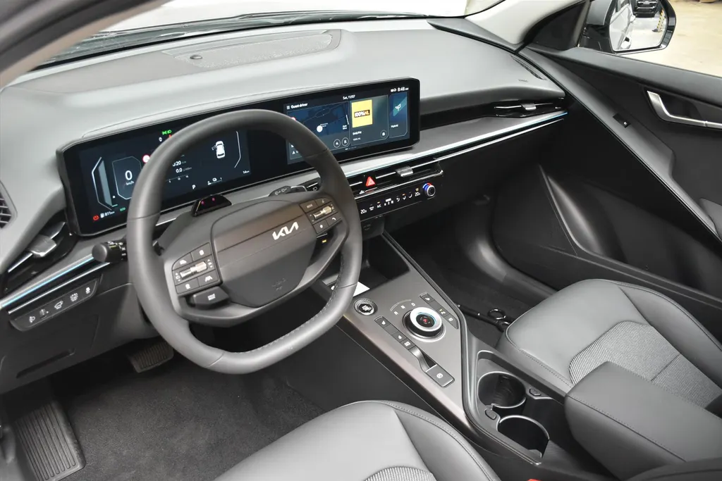 Kia e-Niro 1.6 GDi Hybrid 138pk DCT6 DynamicLine