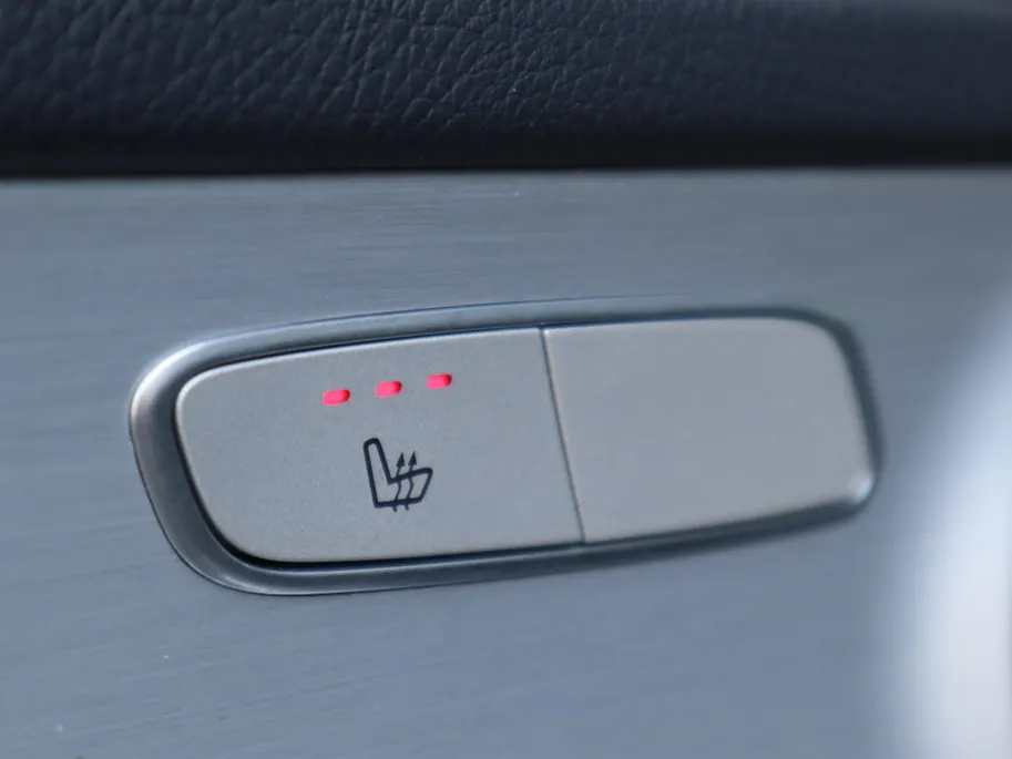 Mercedes-Benz GLC 300e 4MATIC Business Solution AMG l Keyless l Achteruitrij camera l Stoelverwarming