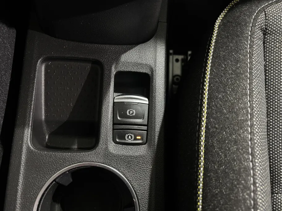 Renault Captur 90PK TCe Techno | Pack Winter | Navi | Climate Control | Camera | Parkeersensoren | Apple CarPlay/Android Auto | Lichtmetalen Velgen | Full LED | Armsteun | Digital Cockpit |