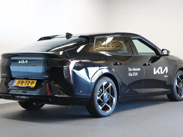 Kia EV4 GT PlusLine 81,4 kWh Fastback