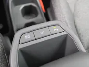 Kia EV2 Plus Advanced 42.2 kWh | Stuur-/stoelverwarming | Schuifdak | Dodehoek detectie | Elek. Stoelverstelling | Camera | 18' LM | LED | HK audio | Cruise adapt. |