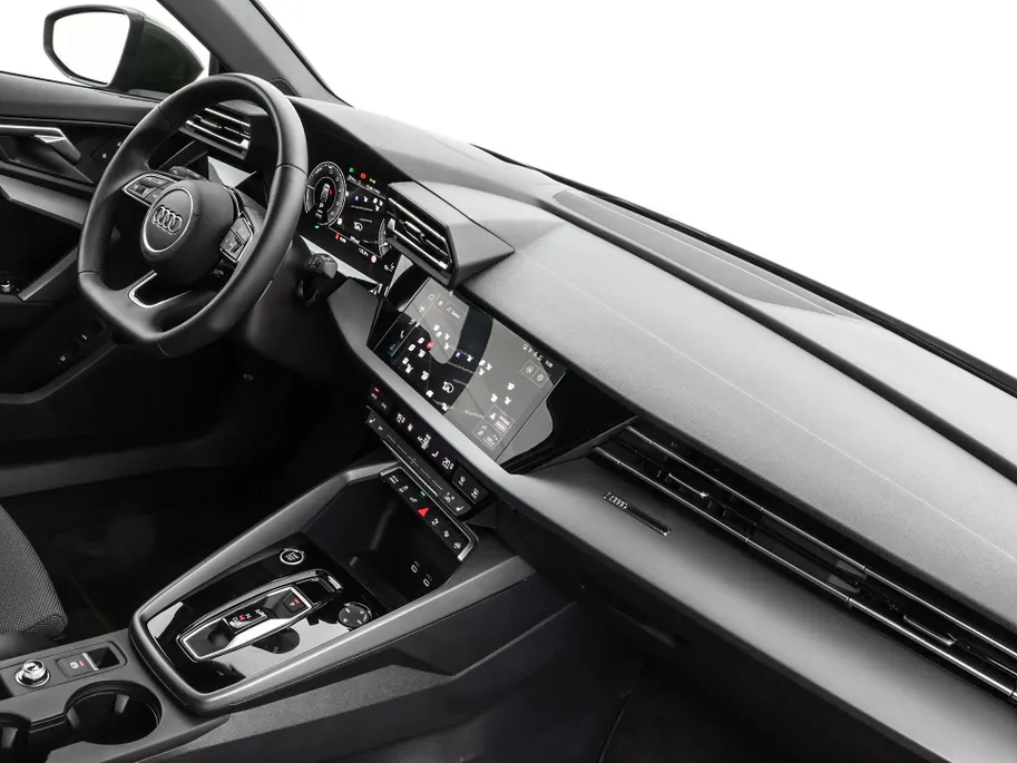 Audi A3 Sportback 40 TFSIe 204pk S-tronic Advanced edition · Panoramadak · Camera · SONOS Sound · Head-Up Display · Elek. Achterklep · Keyless · Garantie t/m 07-10-2030 of 100.000km
