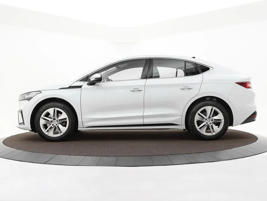 Škoda Enyaq Coupe iV 60 180pk · SOH 94,1% · Panoramadak · Camera · Apple/Android Car Play · 19'Velgen · Sfeerverlichting · Elek. Inklapbare Spiegels ·